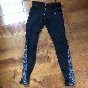3/$15 Nile running leggings